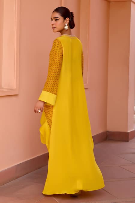 ISHA GUPTA TAYAL Gulbaag Bandhani Print Kurta Pant Set 