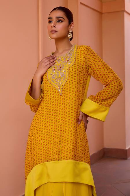 Buy_ISHA GUPTA TAYAL_Yellow Organza, Crepe, Net Gota Patti Gulbaag Bandhani Print Kurta Pant Set 