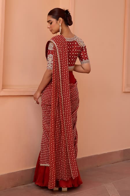 Isha Gupta Tayal Tara Bandhani Print Pre-Draped Saree Set 