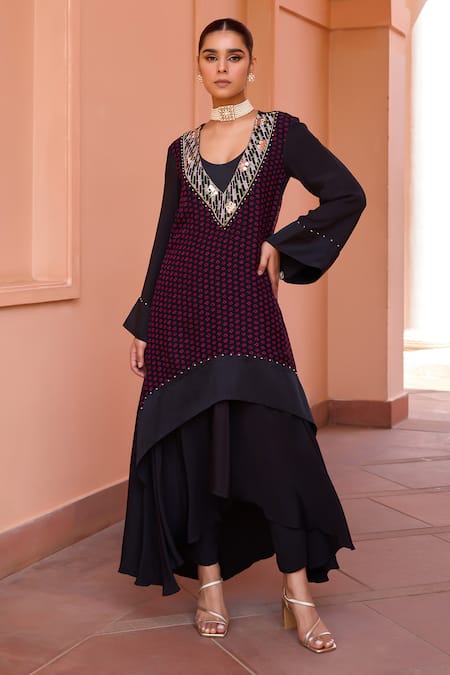 Isha Gupta Tayal Black Kurta Organza Embroidery Kavya Pattern And Flared Pant Set 