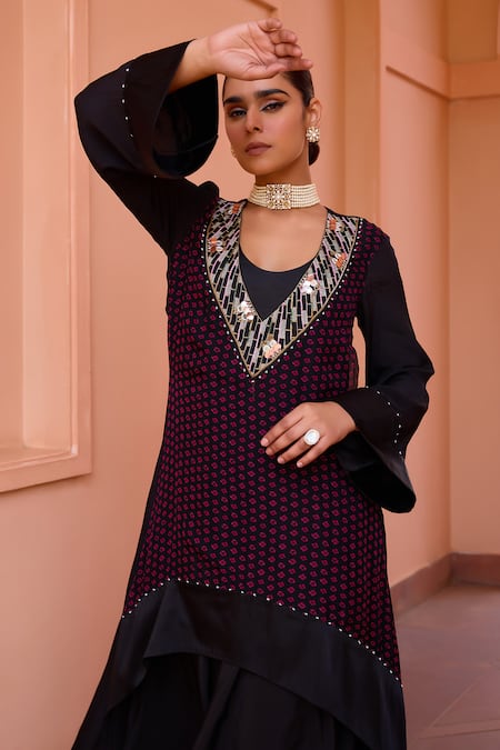 Buy_ISHA GUPTA TAYAL_Black Crepe, Organza Mirrors, Kavya Bandhani Pattern Kurta And Flared Pant Set _Online_at_Aza_Fashions