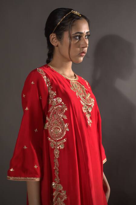 Vikabyarvindampula_Red Chanderi, Crepe, Cotton Sequins, Embroidery Round Neck Kurta And Pant Set _at_Aza_Fashions