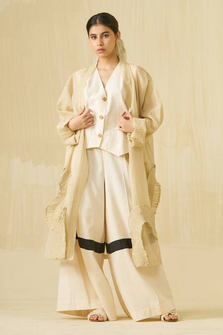 Buy_Stoique_Gold Silk Ruffles Open Neck Daisy Textured Kimono Overlay 