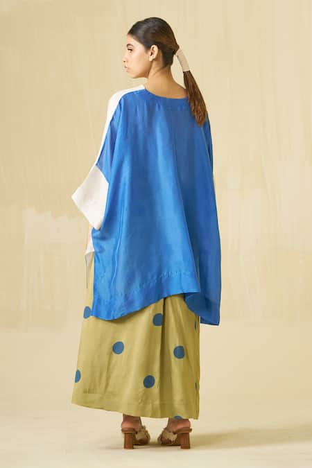 Shop Stoique Silver Silk Split V-neck Penguin Colorblock Top at Aza Fashions Shop_Stoique_Silver Silk Split V-neck Penguin Colorblock Top _at_Aza_Fashions