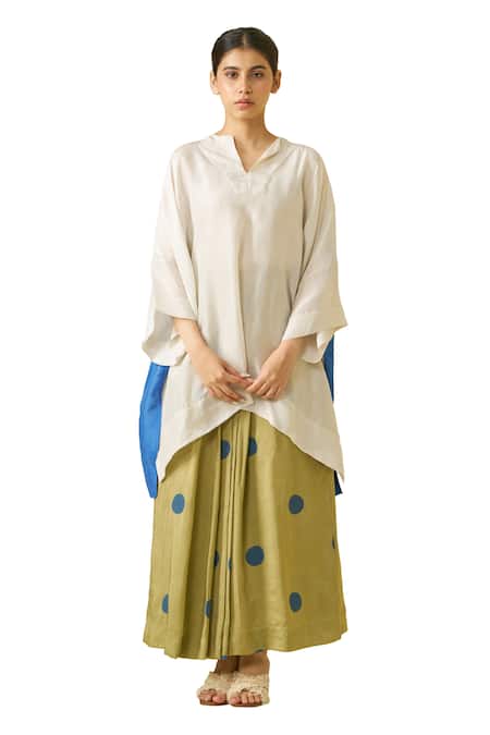 Stoique Silver Silk Split V-neck Penguin Colorblock Top Online at Aza Fashions Stoique_Silver Silk Split V-neck Penguin Colorblock Top _Online_at_Aza_Fashions