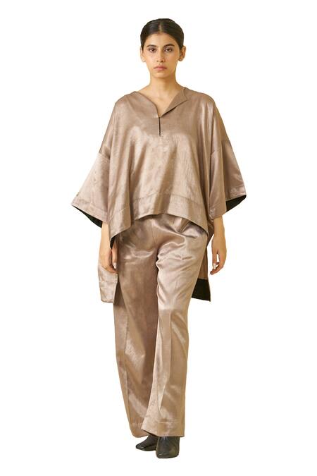 Stoique_Brown Maheshwari V-neck Pigeon Plain Top _Online_at_Aza_Fashions
