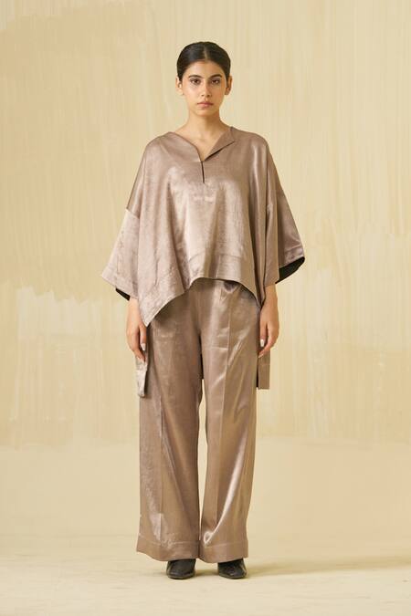 Buy_Stoique_Brown Maheshwari V-neck Pigeon Plain Top 