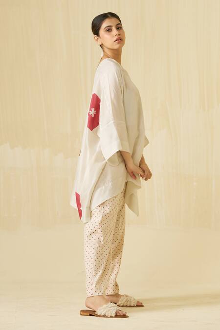 Stoique_Silver Silk V-neck Swan Floral Placement Print Top _at_Aza_Fashions