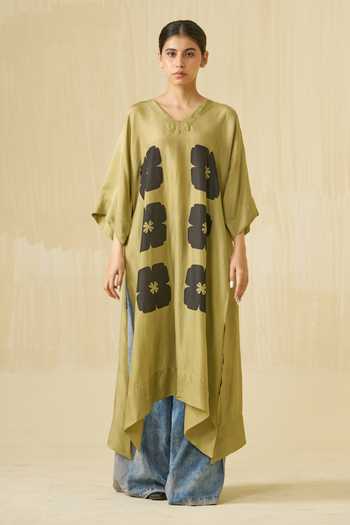Buy Stoique Green Upada Silk Printed Floral V Neck Swan Tunic Online at Aza Fashions Buy_Stoique_Green Upada Silk Printed Floral V Neck Swan Tunic _Online_at_Aza_Fashions