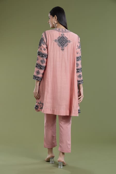 Divya Sheth Thread Embroidered Kurta & Pant Set 