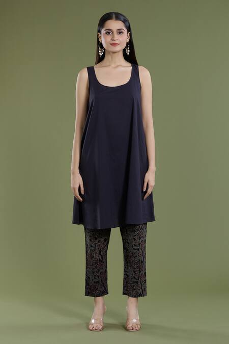 Buy_Divya Sheth_Black Organza Embroidery Dori Round Kaftan And Pant Set 