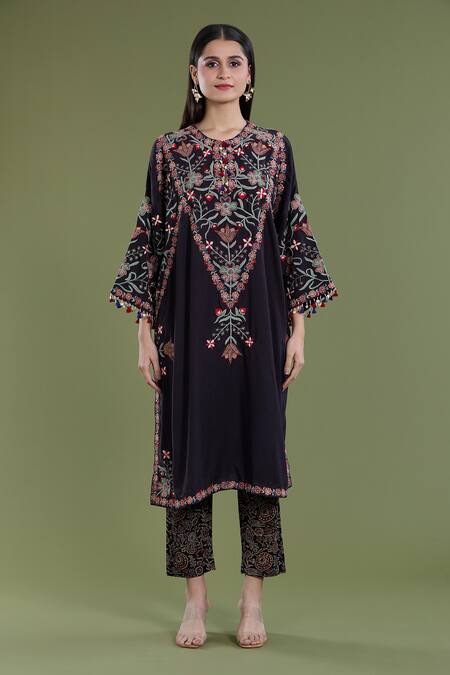 Divya Sheth_Black Cotton Embroidery Round Neck Matka Thread Work Kurta And Pant Set _Online_at_Aza_Fashions