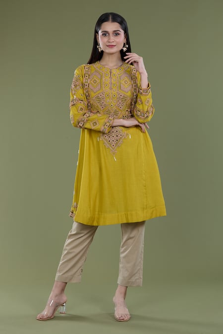 Divya Sheth Chanderi Embroidered Kurta & Pant Set 