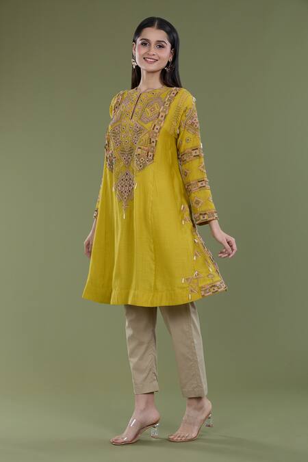 Buy_Divya Sheth_Yellow Chanderi Embroidery Round Neck Kurta And Pant Set _Online_at_Aza_Fashions