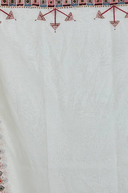 Shop Divya Sheth Off White Chanderi Embroidery Thread Border Dupatta Online at Aza Fashions Shop_Divya Sheth_Off White Chanderi Embroidery Thread Border Dupatta _Online_at_Aza_Fashions