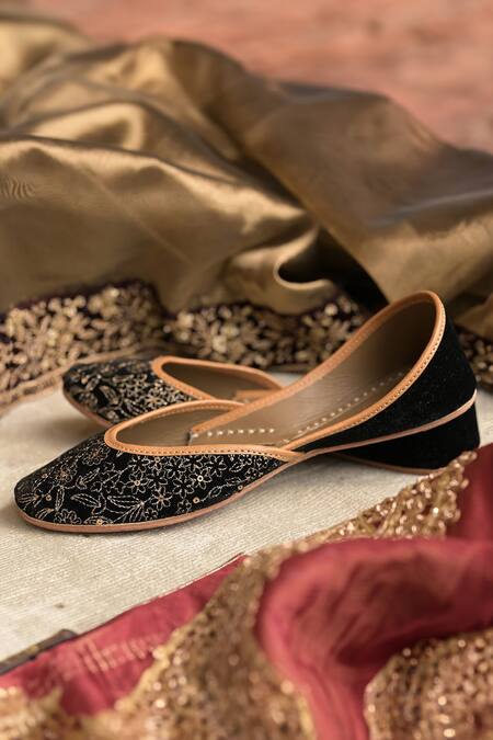 Shop_Coral Haze_Black Floral Kasbah Embellished Juttis _at_Aza_Fashions