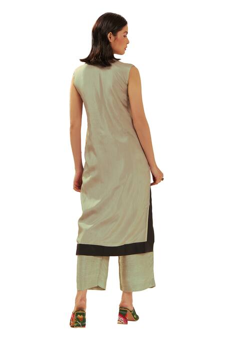 Coeur_Green Bamboo, Silk V-neck Yugen Ikigai Blossom Print Tunic Top With Pant_at_Aza_Fashions