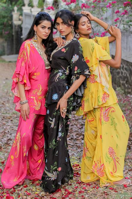 Buy_Foram Patel_Yellow Crepe Mirrors, Embroidery V-neck Printed Neckline Kurta Pant Set_Online_at_Aza_Fashions