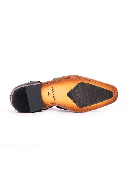 Nauvab Brown Shaded Samrat Interwoven Sandals Online at Aza Fashions Nauvab_Brown Shaded Samrat Interwoven Sandals _Online_at_Aza_Fashions