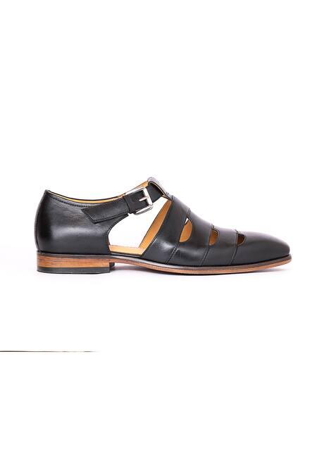 Buy_Nauvab_Black Plain Sultan Multi-strap Sandals _Online_at_Aza_Fashions