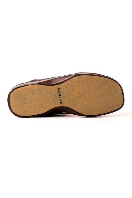 Nauvab Brown Plain Arba Minar Brogue Sandals Online at Aza Fashions Nauvab_Brown Plain Arba Minar Brogue Sandals _Online_at_Aza_Fashions