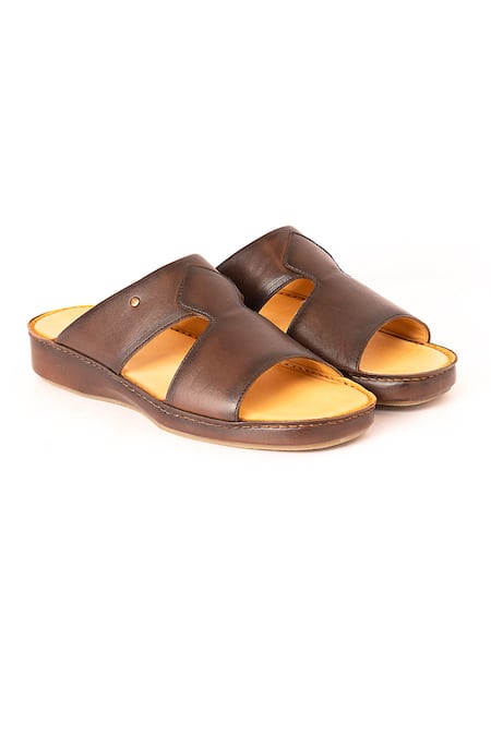 Nauvab Brown Plain Leather Arba Minar Sandals