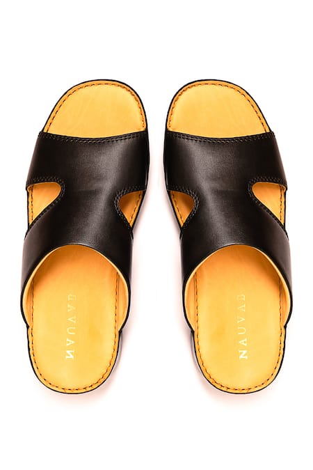Shop_Nauvab_Black Plain Arba Sandals _at_Aza_Fashions