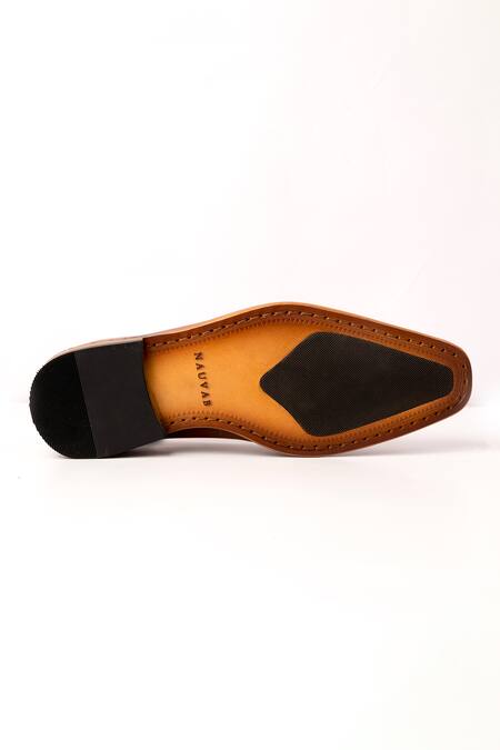 Nauvab_Brown Plain Bagh Brogue Shoes _Online_at_Aza_Fashions