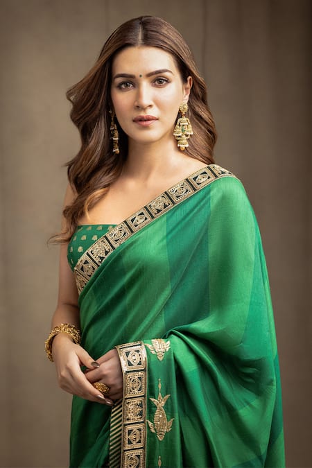 Masaba_Green Silk Sequins, Embroidery Fish Motif Saree With Unstitched Blouse _Online_at_Aza_Fashions