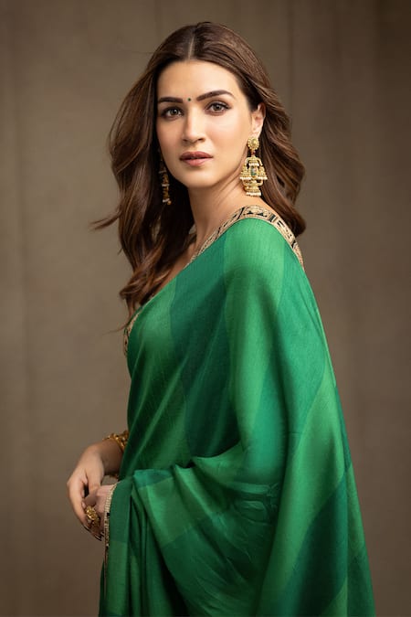 Buy_Masaba_Green Silk Sequins, Embroidery Fish Motif Saree With Unstitched Blouse _Online_at_Aza_Fashions
