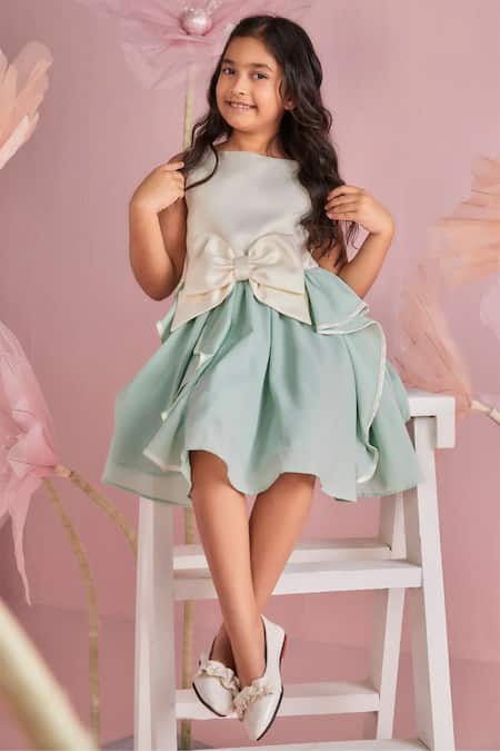 Pnk Isha Arora (Pink)_Ivory Matt Satin Solid Swirly Short Dress With Bow _Online_at_Aza_Fashions