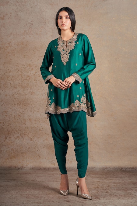 Stotram Emerald Green Kurta Pure Silk Embroidered Scalloped With Tulip Pant 