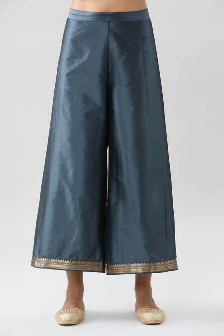 Peenacolada_Grey Silk Embroidery Split V-neck Floral Pattern Kurta Pant Set _at_Aza_Fashions