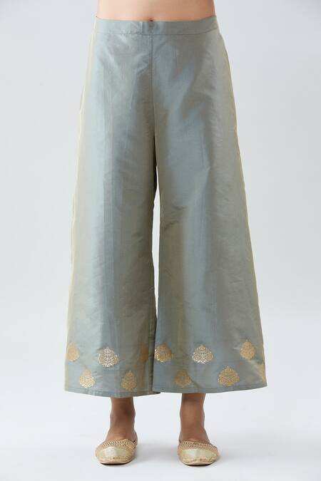Peenacolada Grey Silk Embroidery, Zari, Sequins Round Neck Floral Pattern Kurta Pant Set at Aza Fashions Peenacolada_Grey Silk Embroidery, Zari, Sequins Round Neck Floral Pattern Kurta Pant Set _at_Aza_Fashions