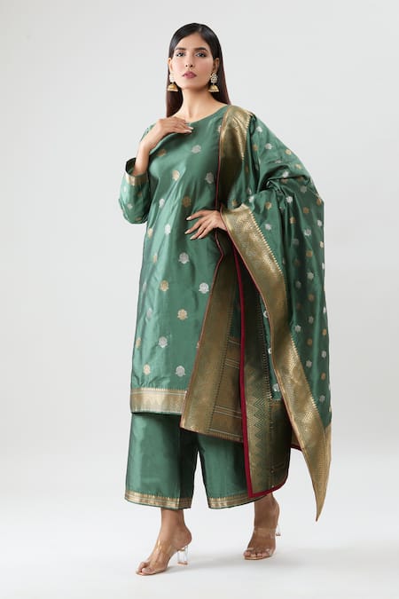Buy_Peenacolada_Green Silk Embroidery Round Neck Floral Pattern Kurta Set _Online_at_Aza_Fashions
