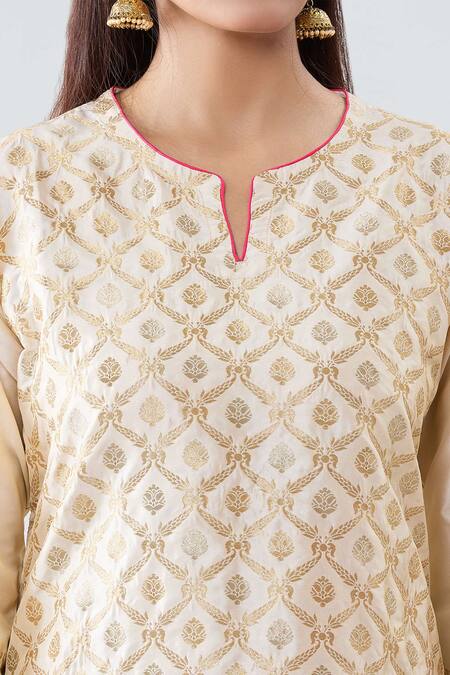 Shop Peenacolada Cream Silk Embroidery Split V-neck Notched Floral Pattern Kurta Pant Set Online at Aza Fashions Shop_Peenacolada_Cream Silk Embroidery Split V-neck Notched Floral Pattern Kurta Pant Set _Online_at_Aza_Fashions