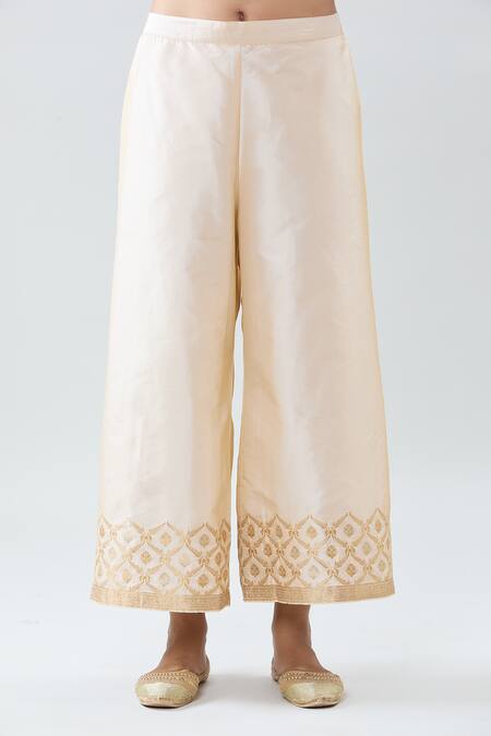 Peenacolada Cream Silk Embroidery Split V-neck Notched Floral Pattern Kurta Pant Set at Aza Fashions Peenacolada_Cream Silk Embroidery Split V-neck Notched Floral Pattern Kurta Pant Set _at_Aza_Fashions