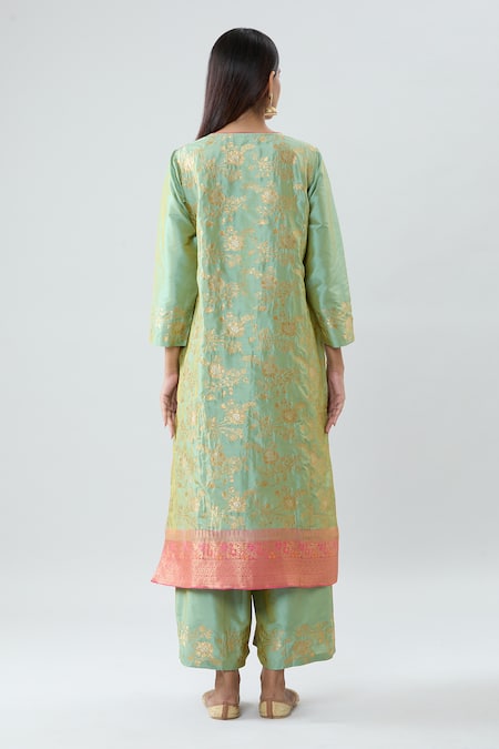 Peenacolada Floral Boota Pattern Round Neck Kurta Pant Set 