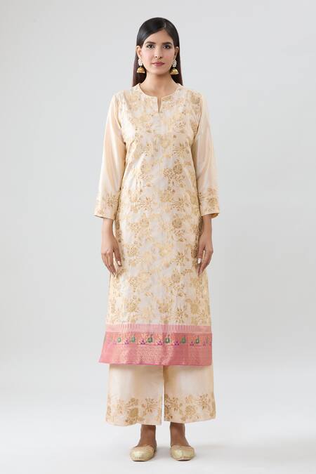 Peenacolada_Cream Silk Embroidery Collared Floral Boota Pattern Notched Neck Kurta Pant Set _Online_at_Aza_Fashions