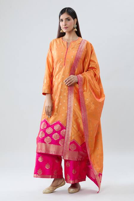 Buy_Peenacolada_Orange Silk Embroidery Split V-neck Floral Boota Pattern Notched Kurta Set _Online_at_Aza_Fashions