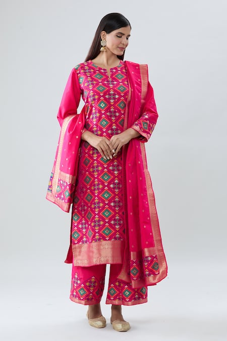 Peenacolada Pink Silk Geometric Boota Notched Pattern Neck Kurta Pant Set 