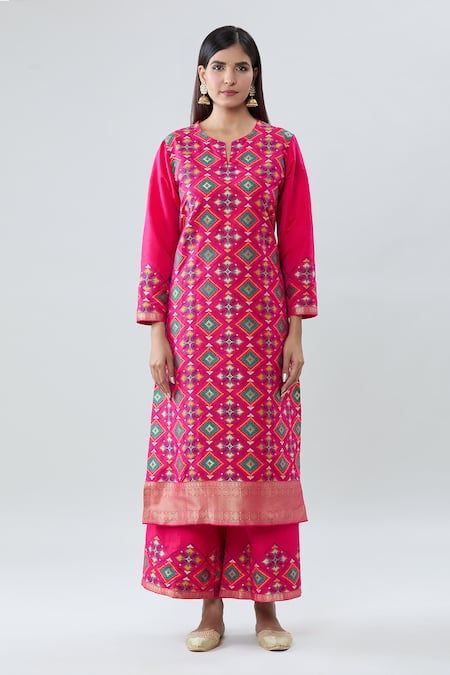 Peenacolada_Pink Silk Embroidery Split Geometric Boota Pattern Notched Kurta Pant Set _Online_at_Aza_Fashions