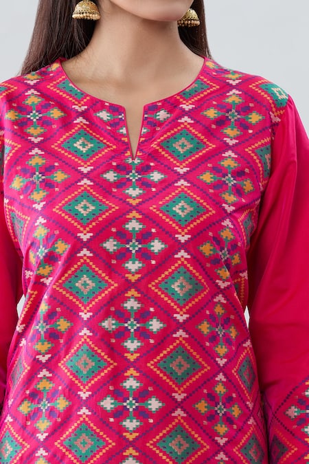 Shop_Peenacolada_Pink Silk Embroidery Split Geometric Boota Pattern Notched Kurta Pant Set _Online_at_Aza_Fashions