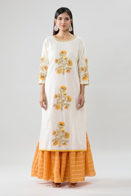 Peenacolada White Chanderi Gota Patti, Embroidery Round Neck Hand Kurta Pant Set Online at Aza Fashions Peenacolada_White Chanderi Gota Patti, Embroidery Round Neck Hand Kurta Pant Set _Online_at_Aza_Fashions