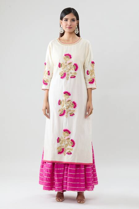 Peenacolada_White Chanderi, Linen Gota Patti, Embroidery Round Resham Hand Kurta Pant Set _Online_at_Aza_Fashions