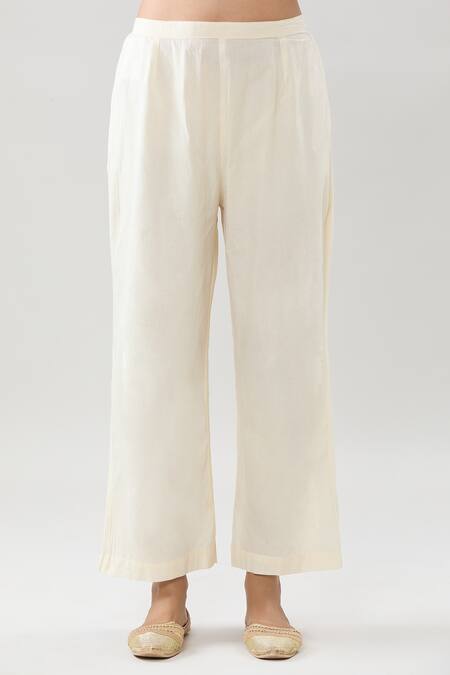 Peenacolada_Cream Cotton, Muslin Embroidery Mandarin Collar Floral Pattern Kurta Pant Set_at_Aza_Fashions