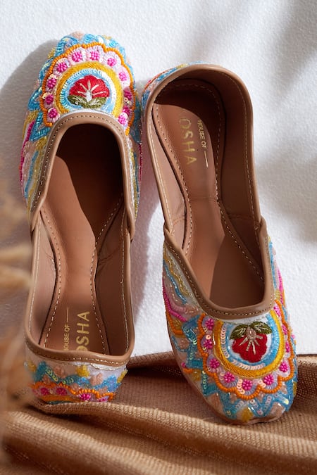 House of Kosha Mystic Jungle Hand Embroidered Leather Juttis 