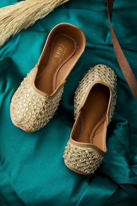 House of Kosha Always Yours Fleur Hand Embroidered Leather Juttis 