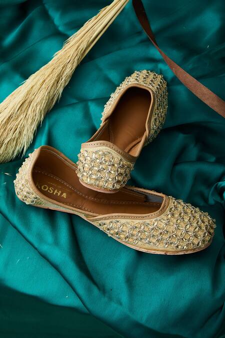 Shop House Of Kosha Gold Always Yours Fleur Hand Embroidered Leather Juttis Online at Aza Fashions Shop_House Of Kosha_Gold Always Yours Fleur Hand Embroidered Leather Juttis _Online_at_Aza_Fashions