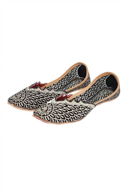 Shop House Of Kosha Black Rooh Gul Embroidered Leather Juttis at Aza Fashions Shop_House Of Kosha_Black Rooh Gul Embroidered Leather Juttis _at_Aza_Fashions